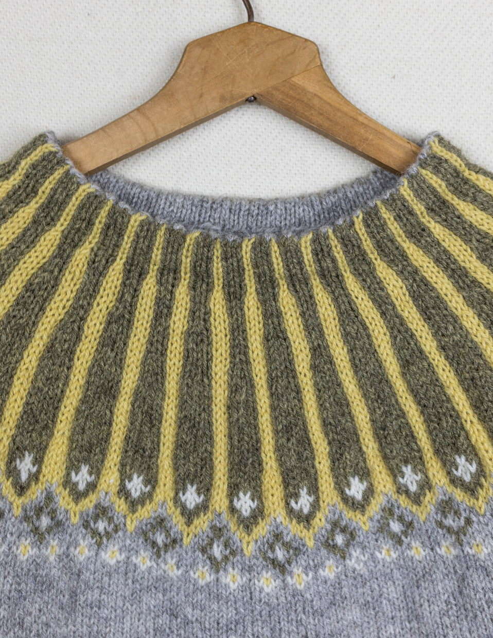TURID genser, Steingjerde med plantefarger, strikkepakke