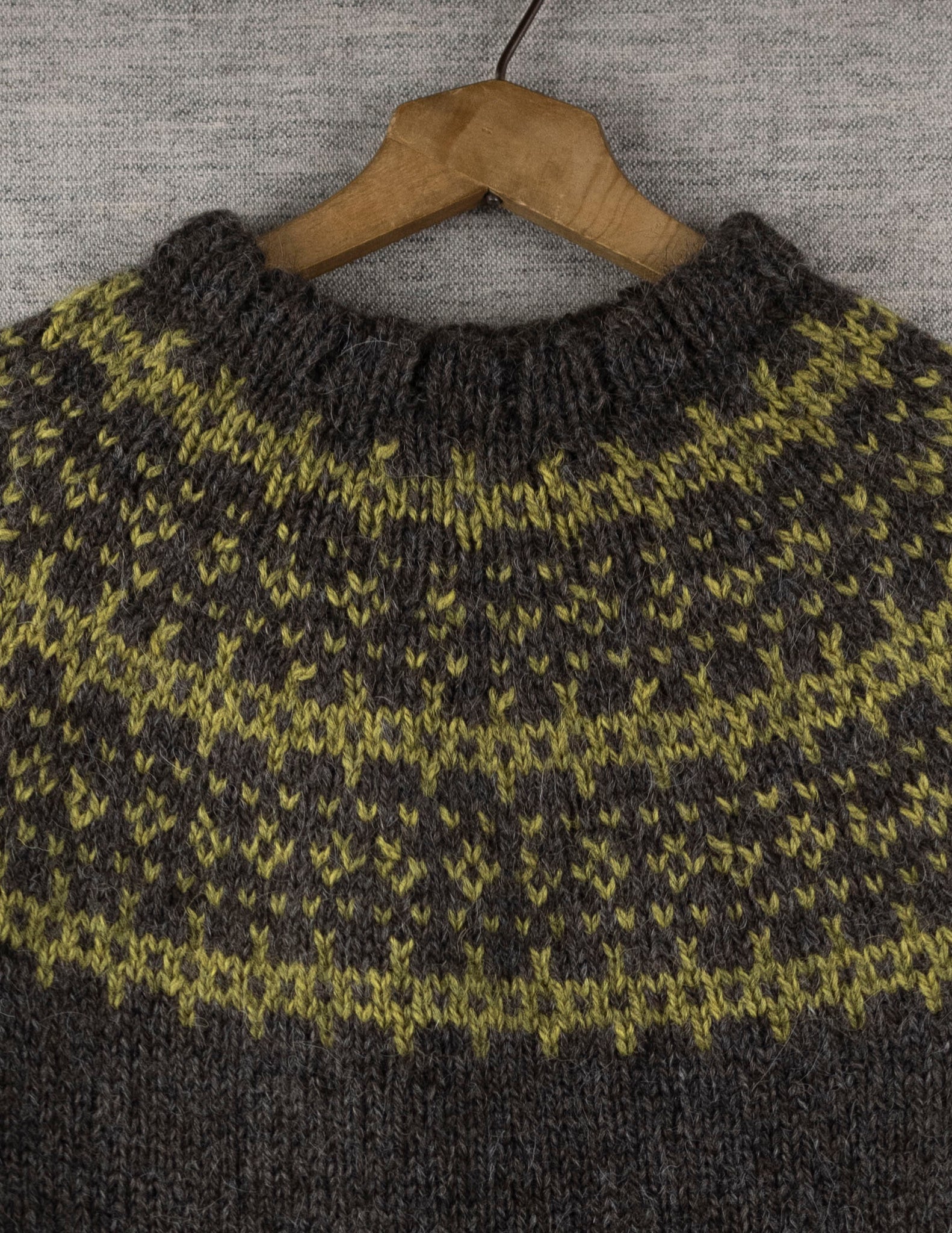 SALTY GRAINS, sweater knitting kit in Full Storm