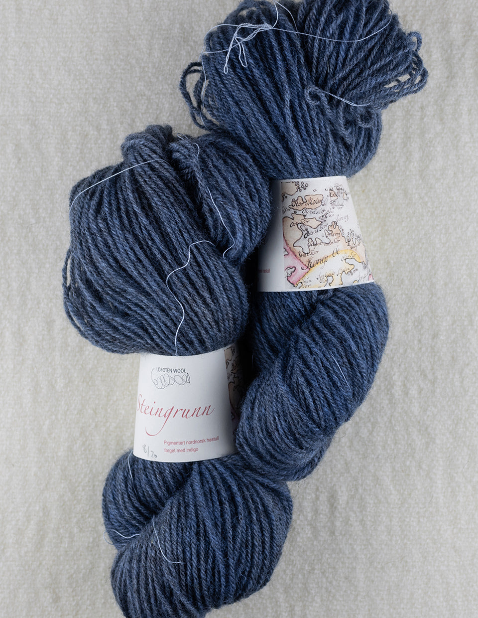 Blekksopp beanie plant dyed, knitting kit