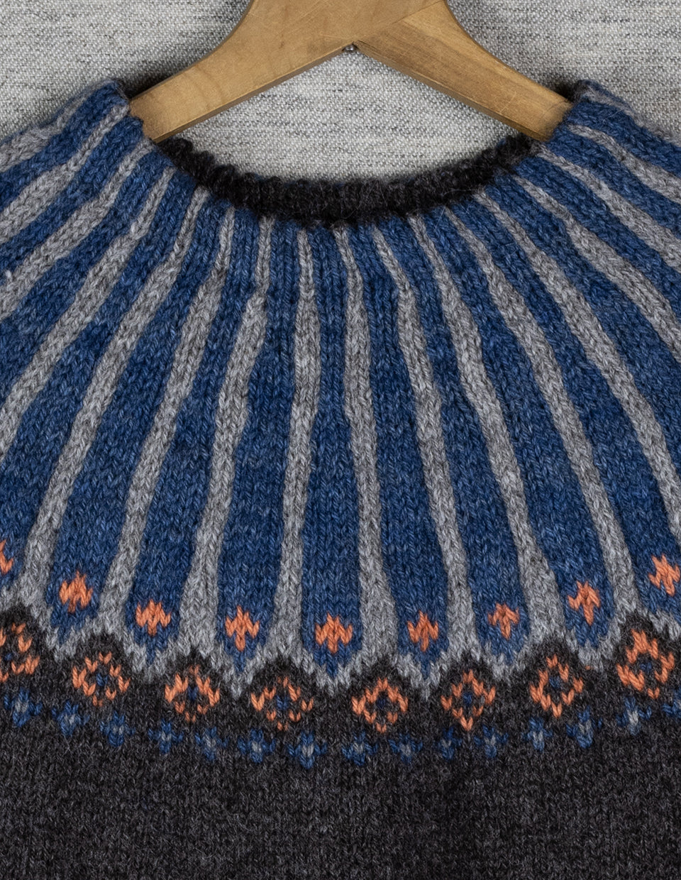 TURID genser, Skarv med plantefarger, strikkepakke