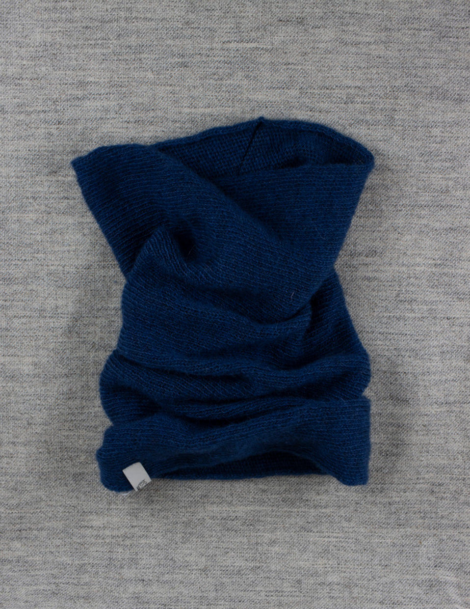 Machine-knit neck warmer