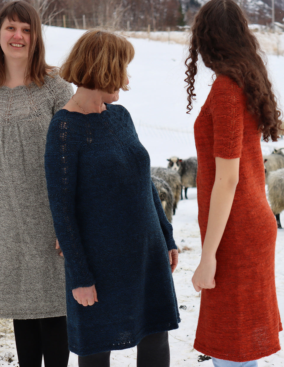 Woolen dress with waves, knitting kit